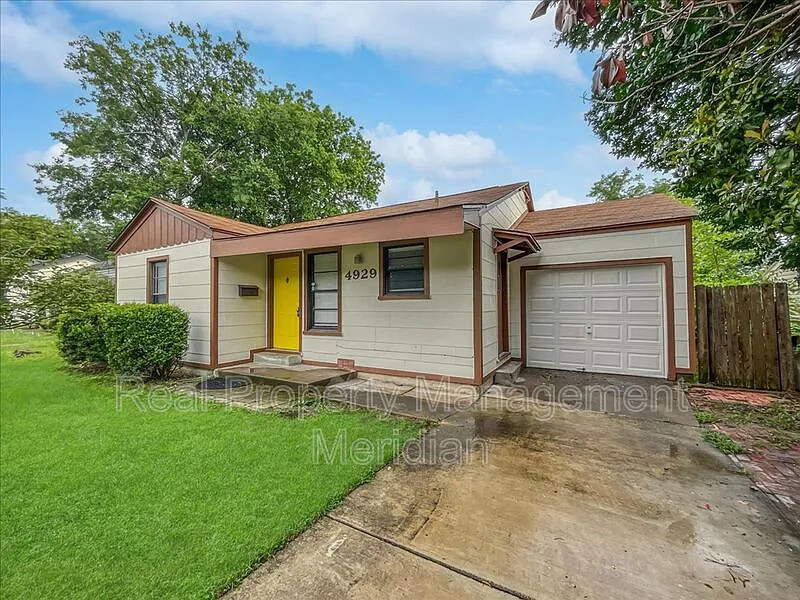 3 bed, 1.0 bath, 988 sqft, $1,675 — Photo 3