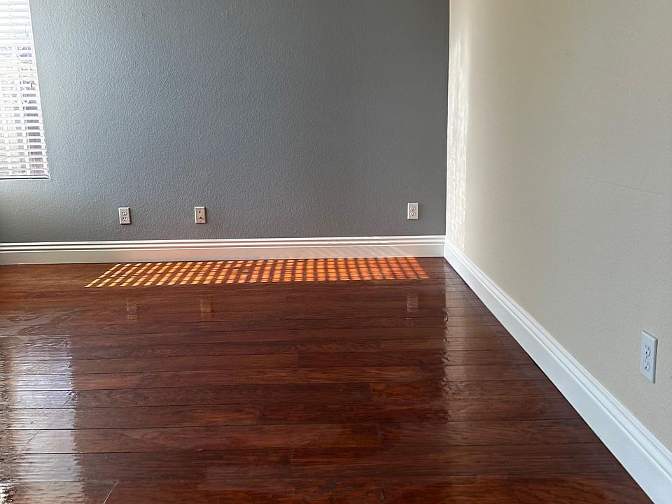 1st image of 570 Drew View Ln