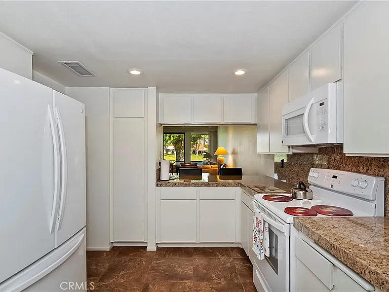 4 San Sebastian Dr — Photo 40