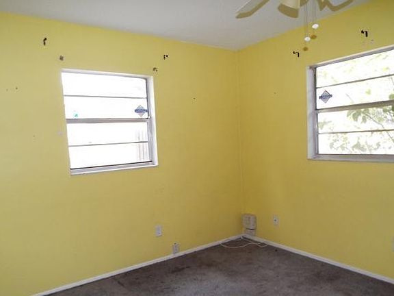 4th image of 3115 52nd Avenue Dr W