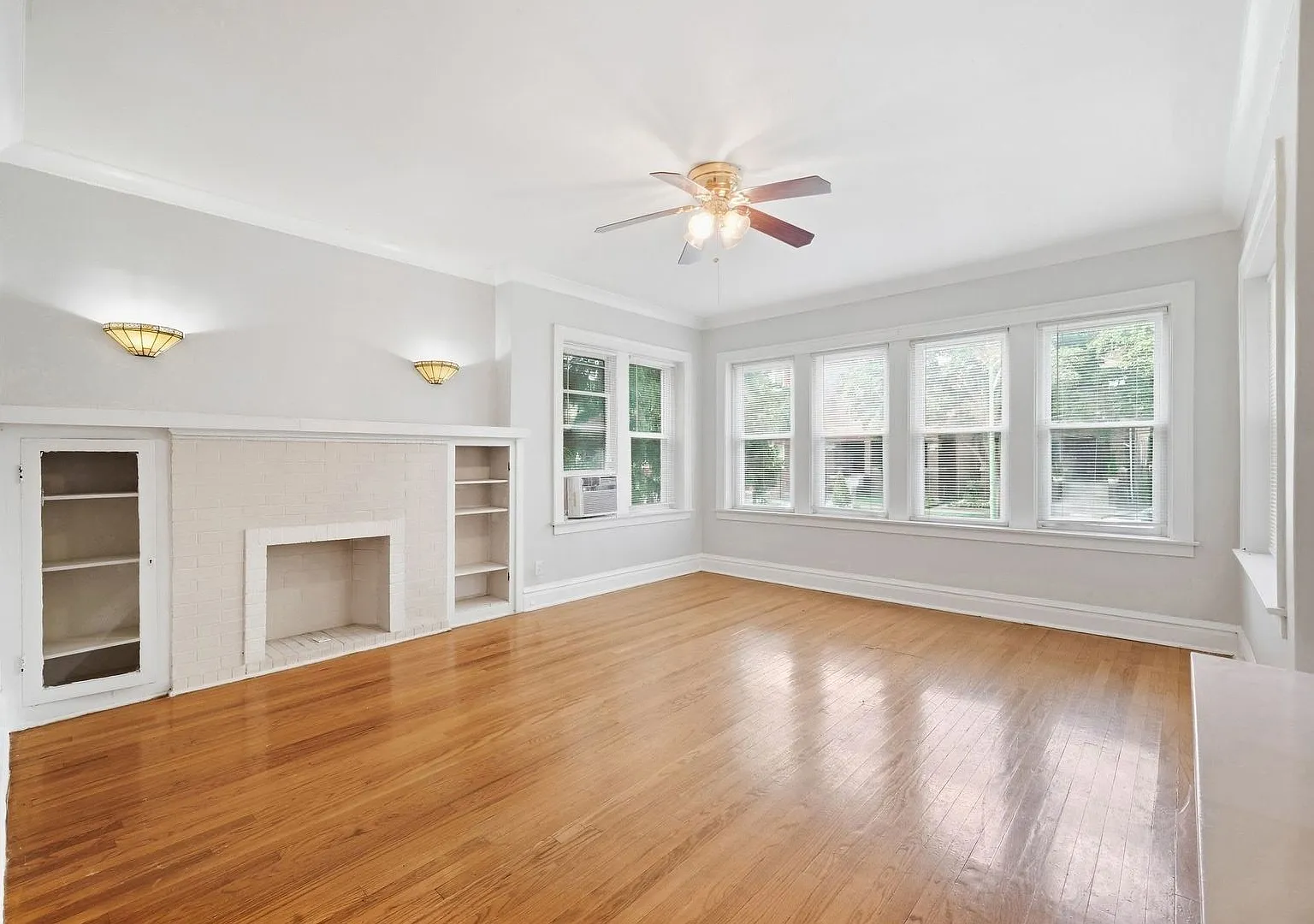 3 bed, 1400 sqft, $1,450 — Photo 2
