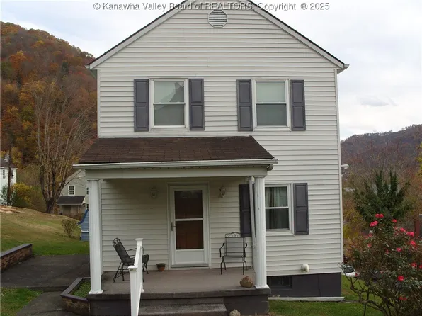 171 Boomer Hill Rd, Boomer, WV 25031