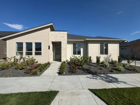 422 S Big Star Ln, Eagle, ID 83616