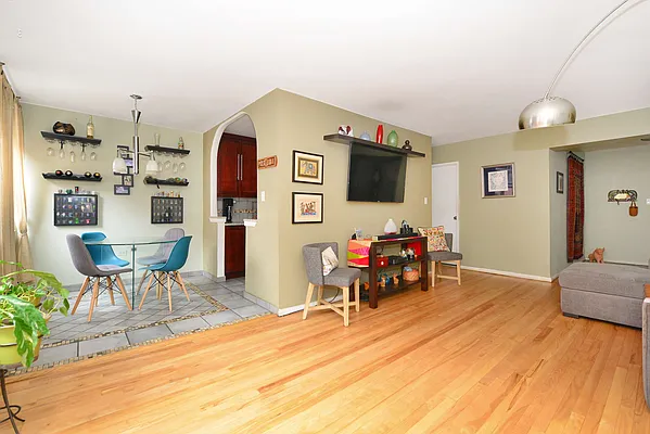 Sold by Keller Williams Realty Landmark | media 7