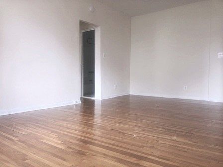 2nd image of 15 Sheridan Sq APT 5G