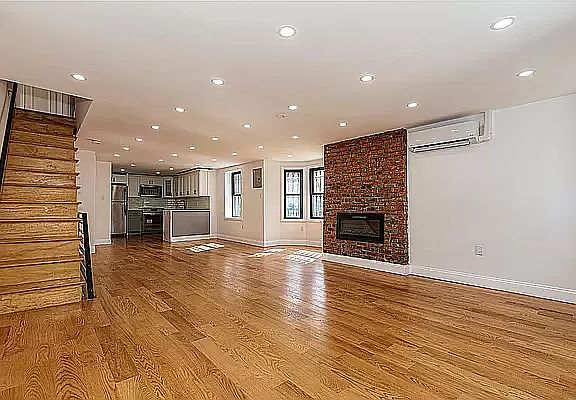 4th image of 69 Lewis Ave #2