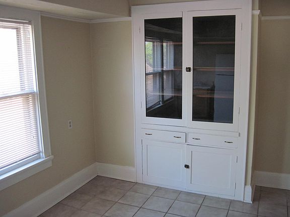 4th image of 2741 N Pierce St #A