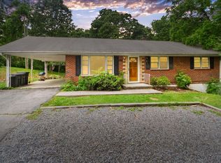 706 Auburn Ave, Radford, VA 24141