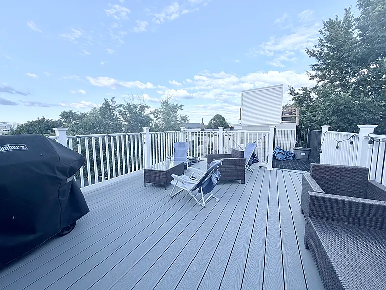 18 Atlantic St #4 — Photo 9