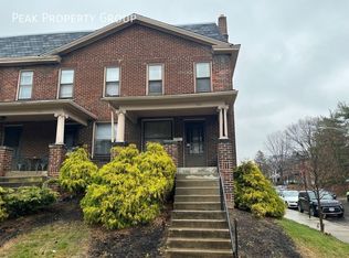 828 Dennison Ave, Columbus, OH 43215