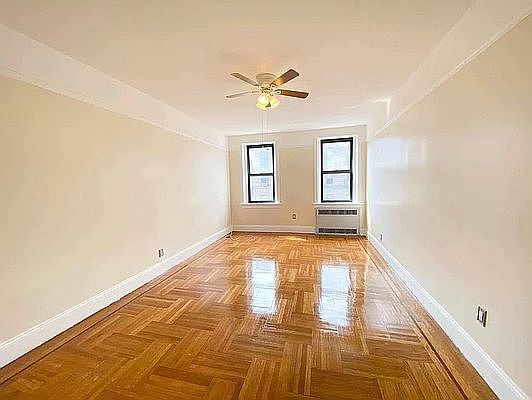 5th image of 309 E 19th St APT 5B