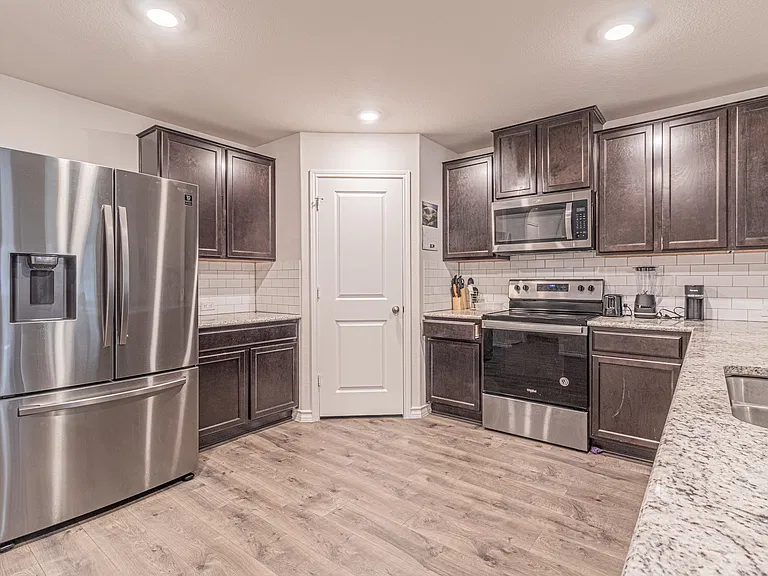 7019 Capella Cir — Photo 7