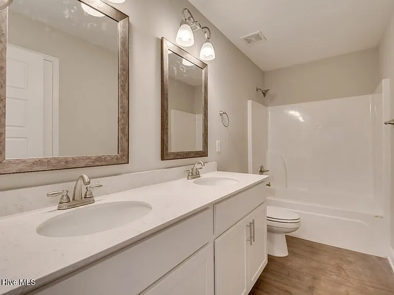 7013 Kingburgh Ln — Photo 11