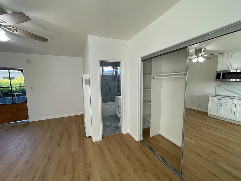 Navy Street Apartments — Photo 8