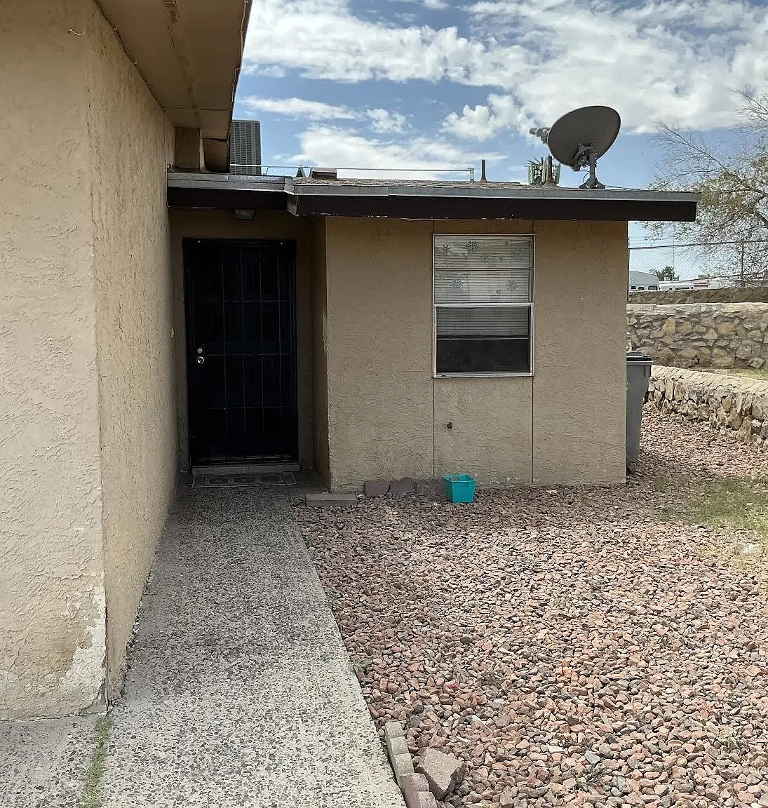 2 bed, 2.0 bath, 946 sqft, $1,195 — Photo 3