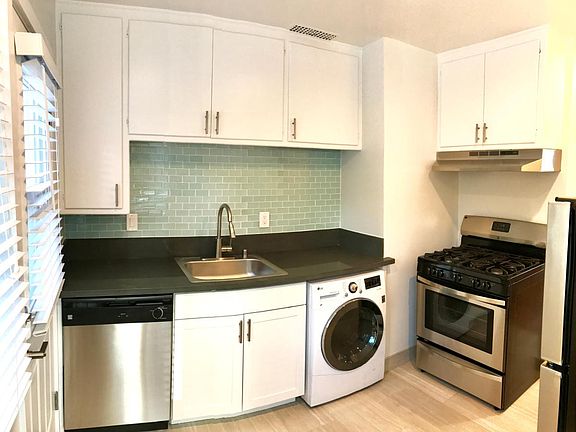 4th image of 2222 N Cahuenga Blvd #1