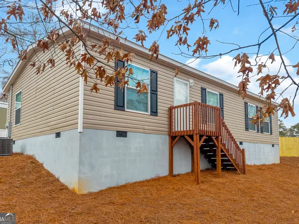 102 Meadowlark Ln, Toccoa, GA 30577