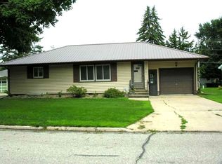 415 Pine St, Osage, IA 50461