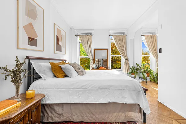 Sold by Compass | media 9