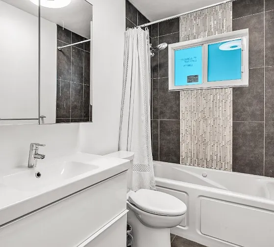 1040 N Royal Poinciana Blvd — Photo 5