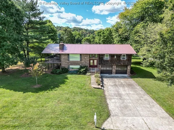 18 2nd Ave W, Ravenswood, WV 26164