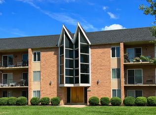 1001 N Mill St APT 203, Naperville, IL