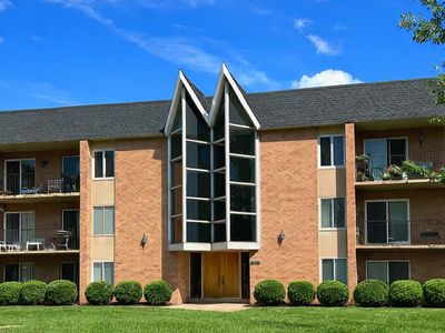 1001 N Mill St APT 203, Naperville, IL, 60563