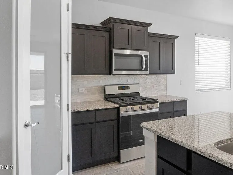 512 Twilight Dr — Photo 5