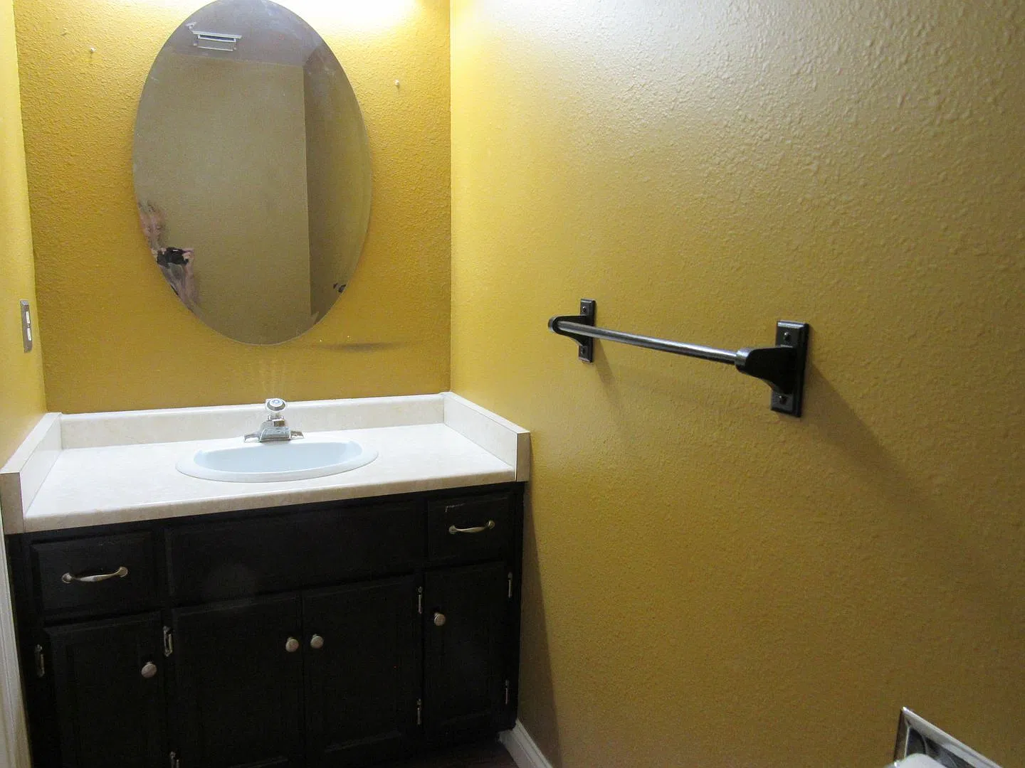Great Townhouse on Quiet Eastside 3 bd, 2.5 w 2 Car Garage — Photo 4