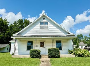 935 N Maple Ave, Mountain Grove, MO 65711