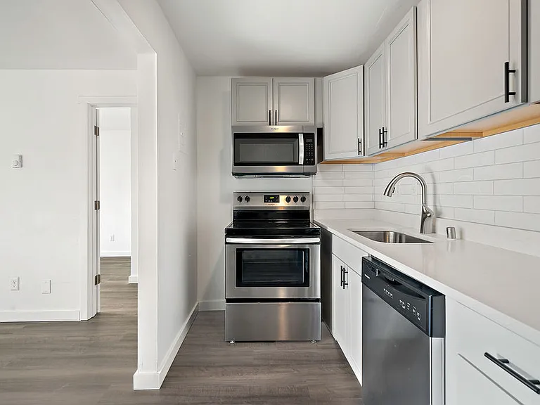 Boulevard 99 Apartments — Photo 8