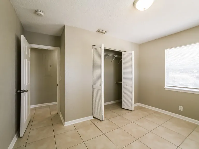 1522 NW 10th Ave — Photo 13