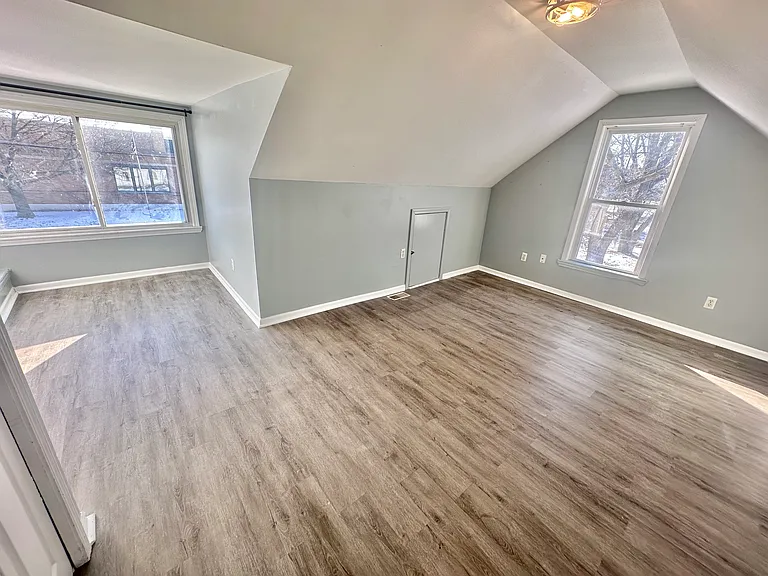 1751 Clara St — Photo 44