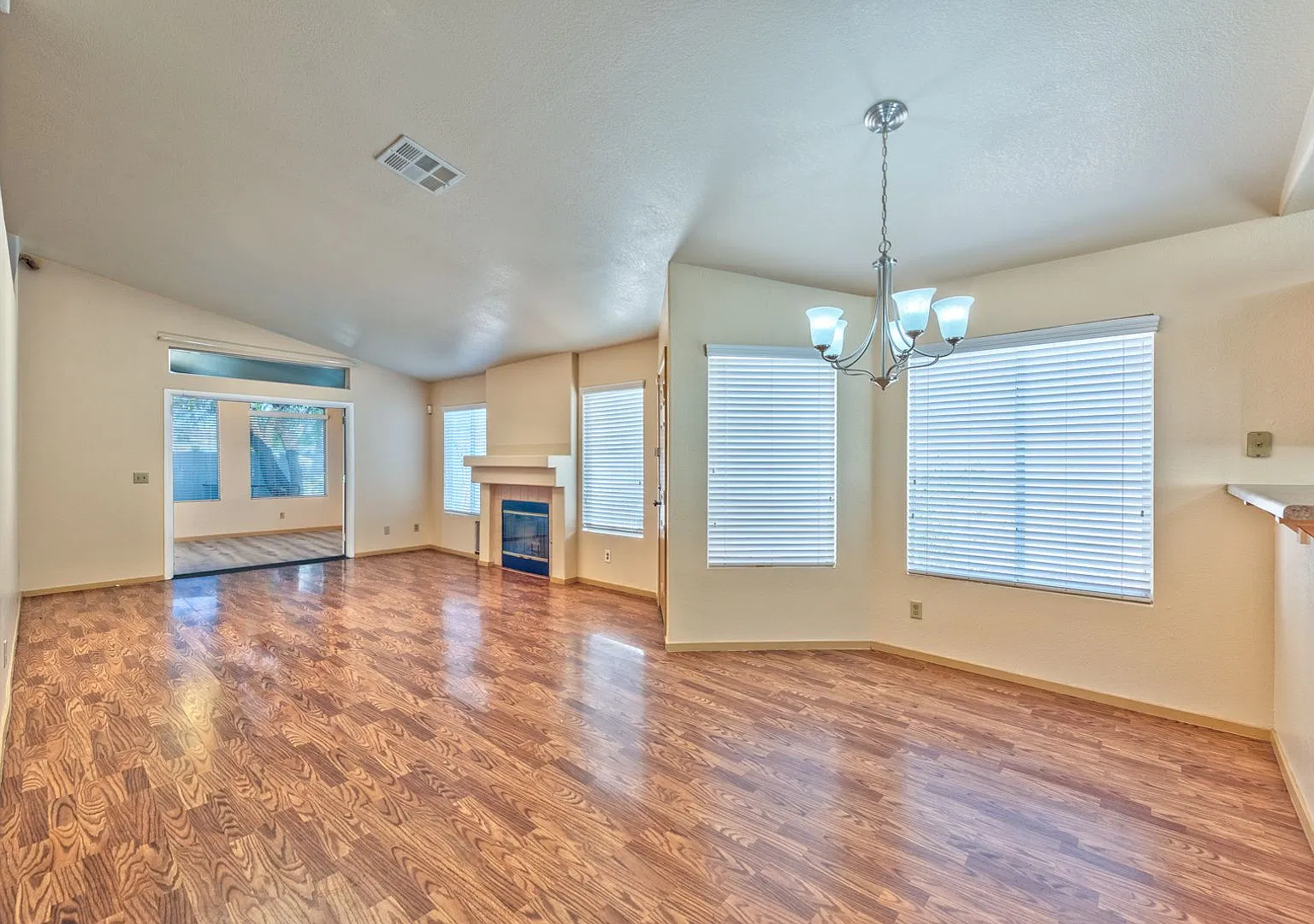 2022 Crowley Way, Las Vegas, Nevada 89142 — Photo 4