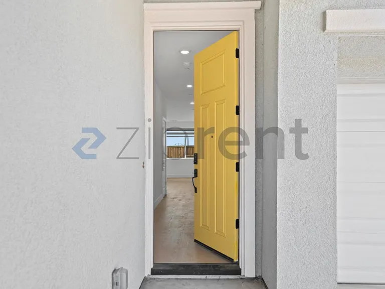 4638 Strandberg Ave — Photo 3