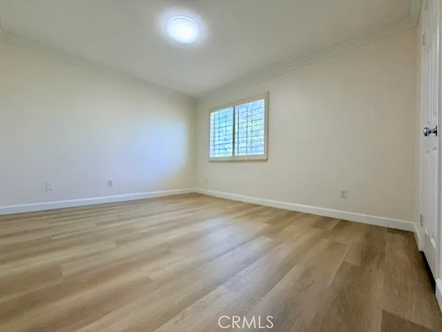 28 Granada — Photo 14