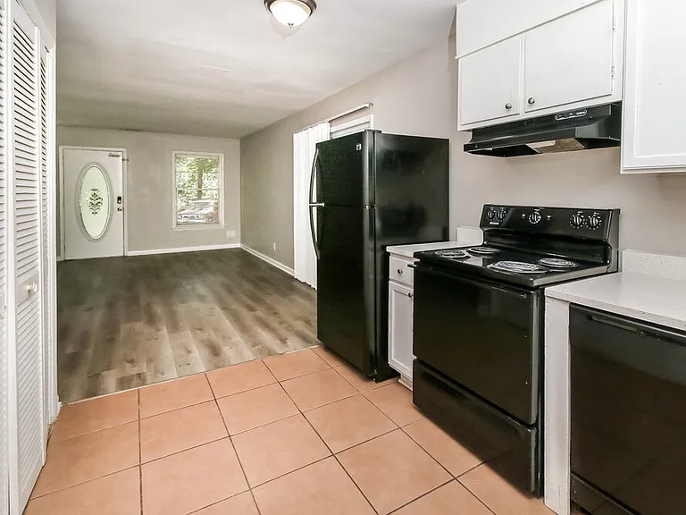 5141 Hillside Dr — Photo 8