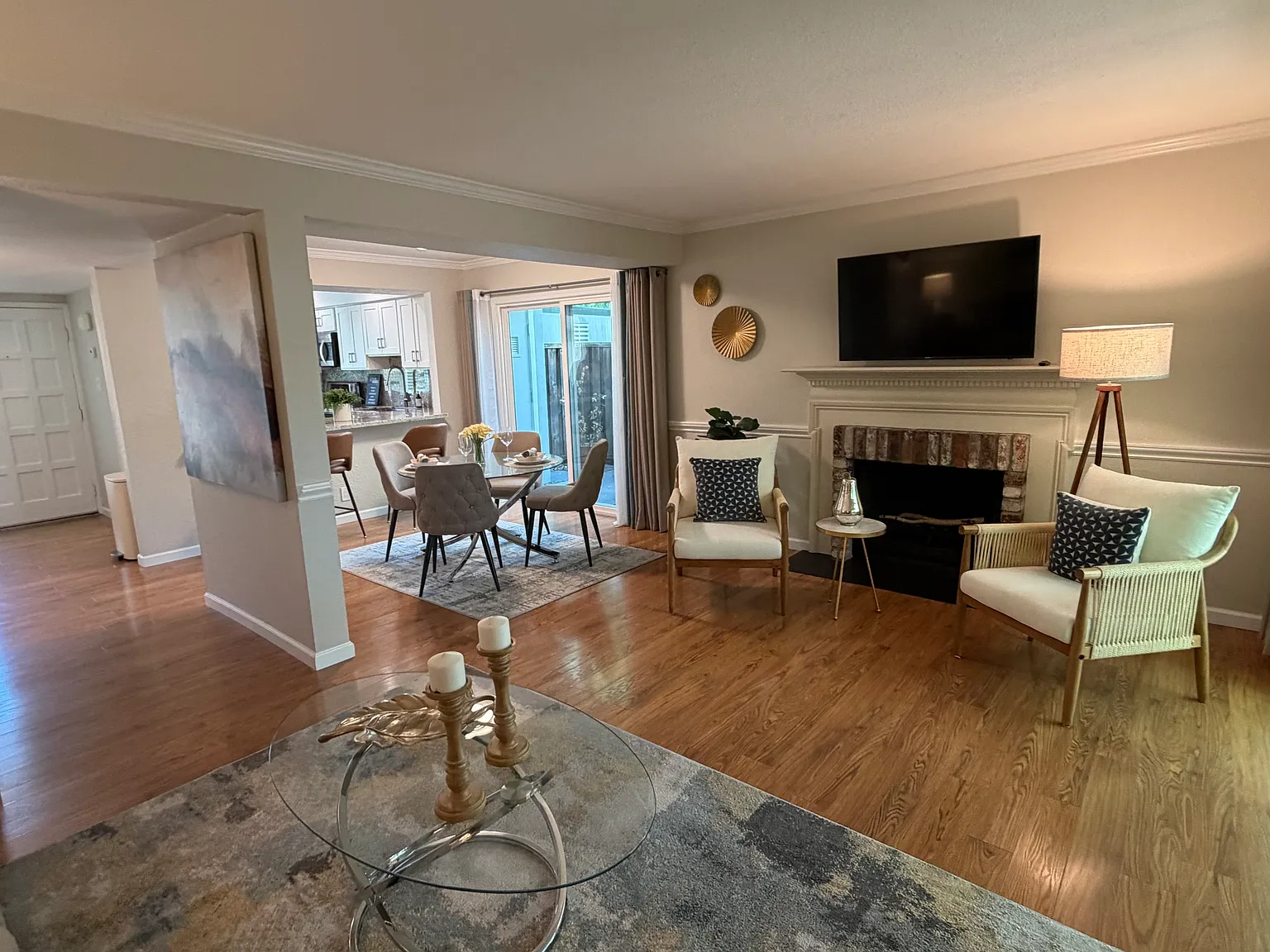 2 bed, 1166 sqft, $3,800 — Photo 3