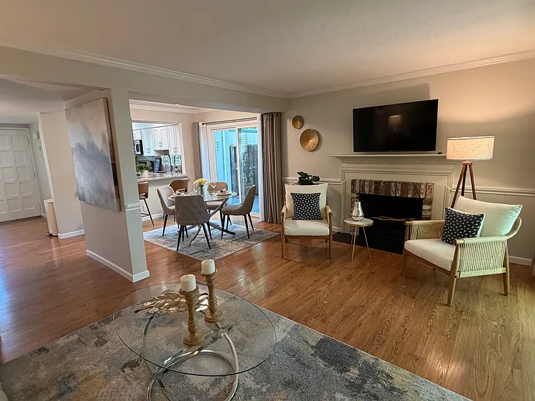 408 Old Orchard Ct — Photo 3