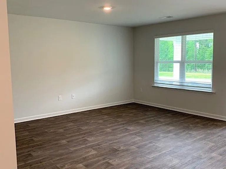 631 Avington Ln NE — Photo 6