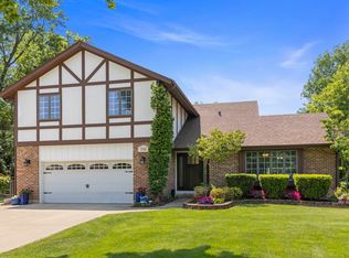 5760 Woodward Ave, Downers Grove, IL 60516