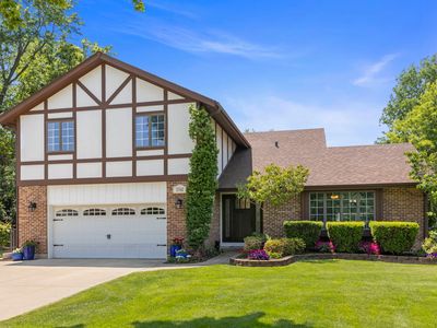 5760 Woodward Ave, Downers Grove, IL, 60516