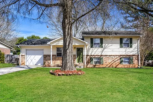 10007 Camille Dr SE Photo 1