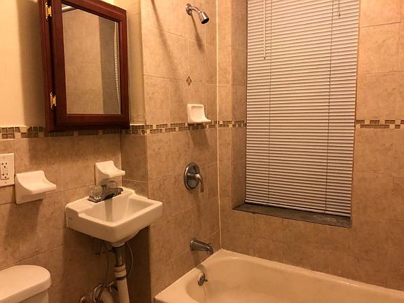 5th image of 11 Gardner Ave APT 21