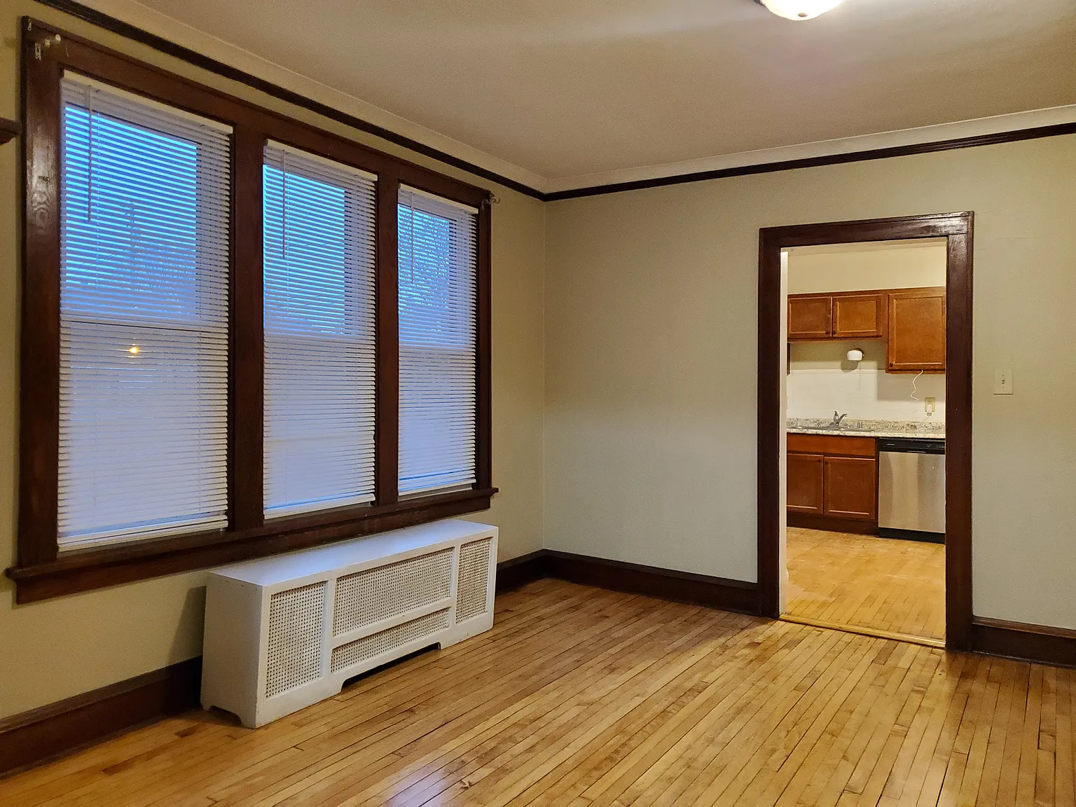 2 bed, 1100 sqft, $1,295 — Photo 4