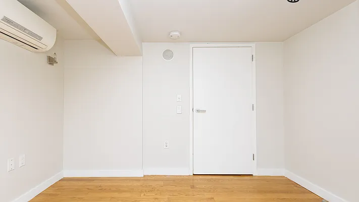 Rented by Nooklyn NYC LLC | media 40