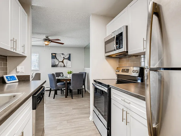 Flats at Pinecliff — Photo 13