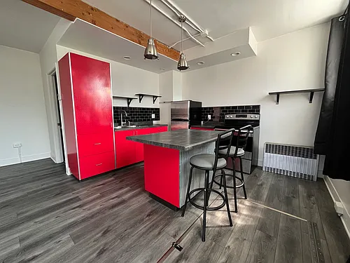 168 E 3rd St #3 Photo 1