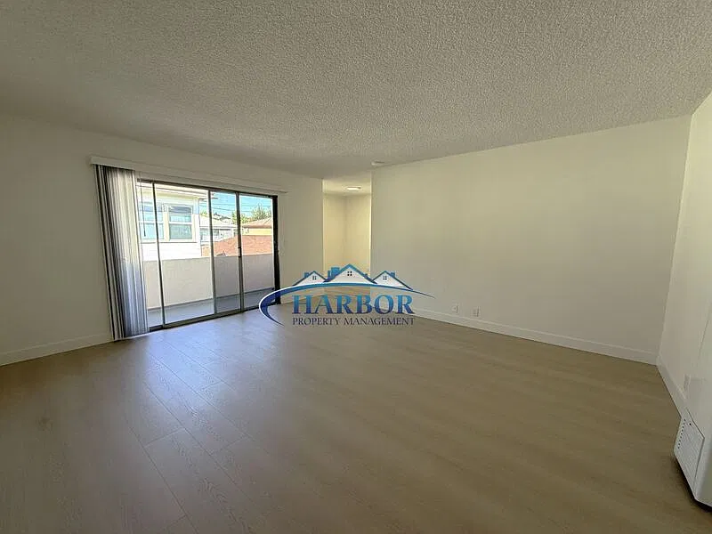 2 bed, 1.0 bath, $2,295 — Photo 2