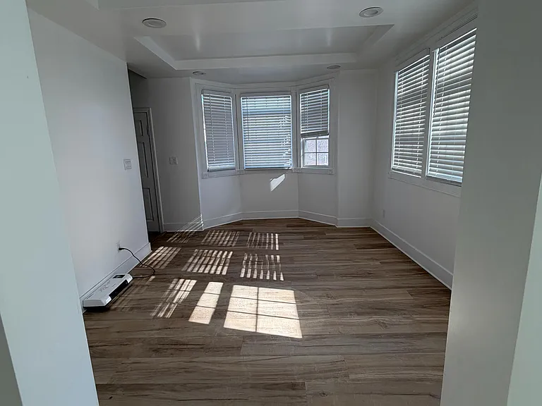 408 Front St — Photo 6